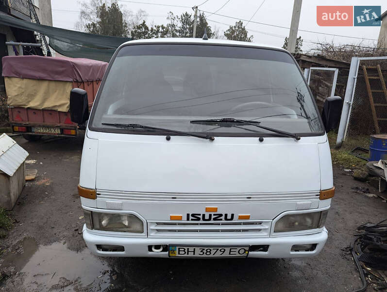 Минивэн Isuzu Midi 1989 в Арцизе Минивэн Isuzu Midi 1989 в Арцизе