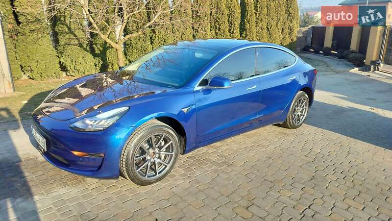 Седан Tesla Model 3 2019 в Львове Седан Tesla Model 3 2019 в Львове