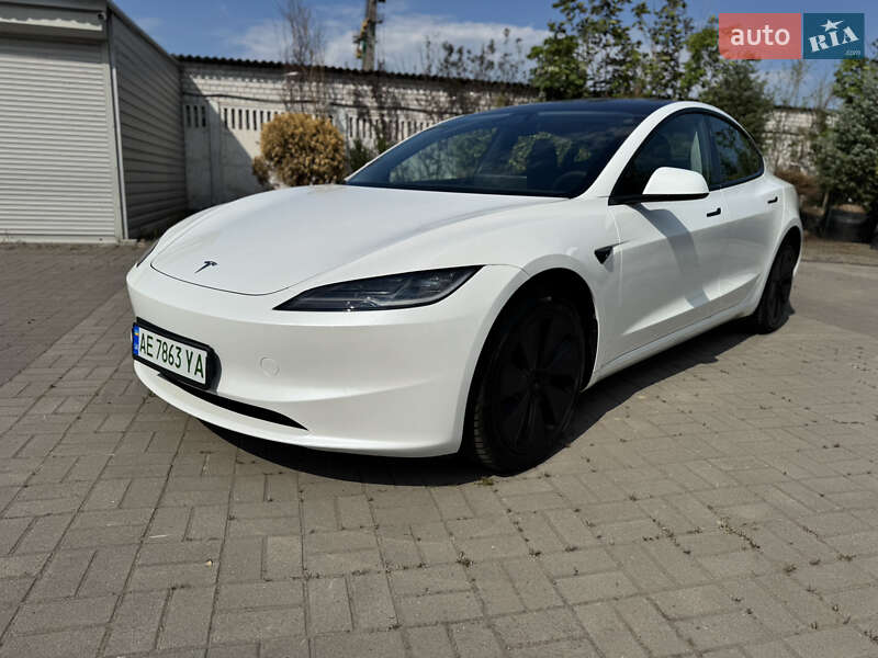 Седан Tesla Model 3 2024 в Днепре