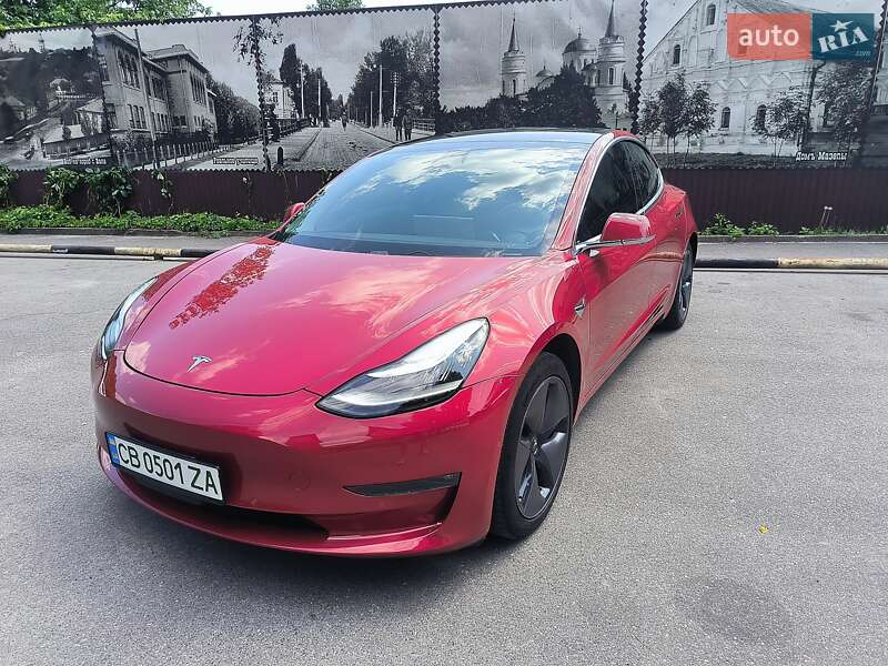 Седан Tesla Model 3 2019 в Чернигове