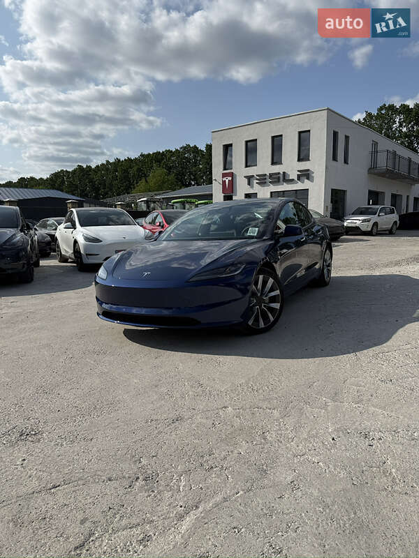Седан Tesla Model 3 2024 в Виннице