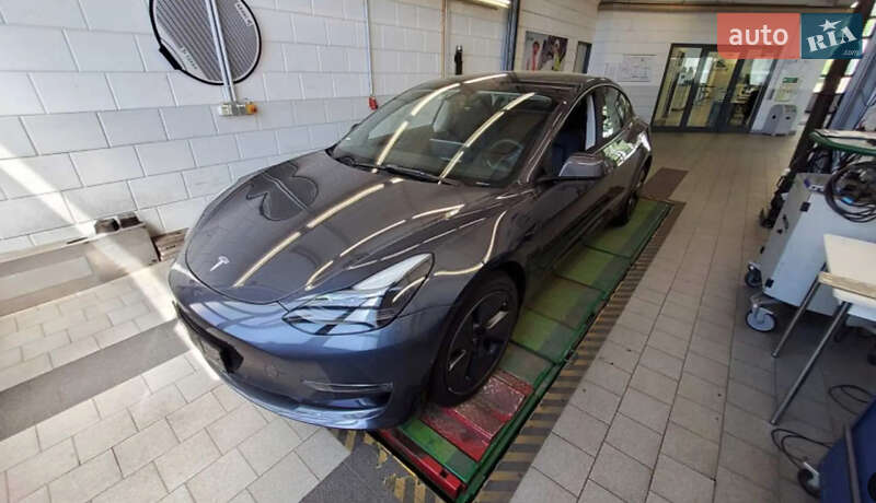 Седан Tesla Model 3 2022 в Тернополе