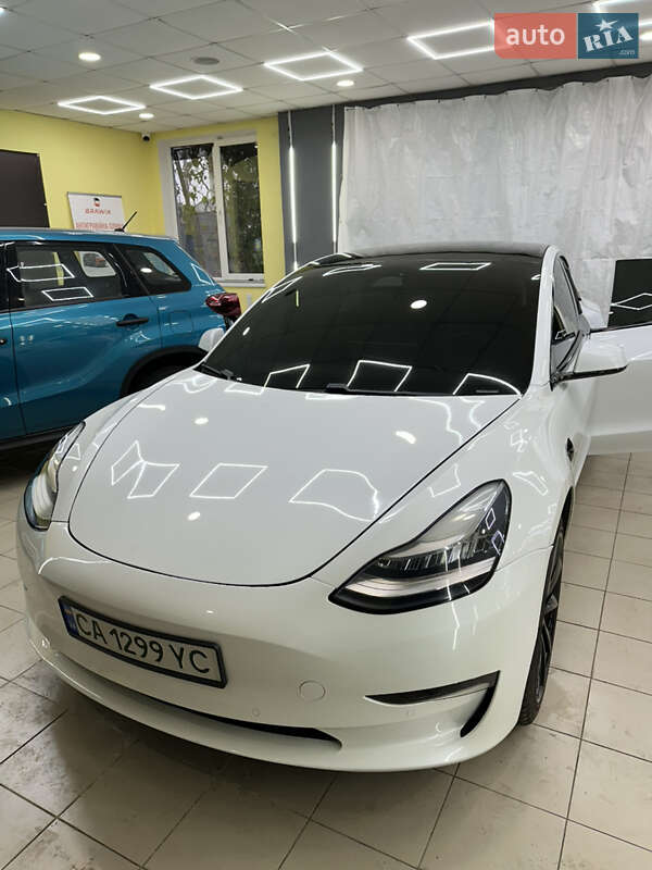 Седан Tesla Model 3 2019 в Черкассах Седан Tesla Model 3 2019 в Черкассах