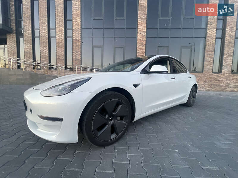 Седан Tesla Model 3 2022 в Виннице