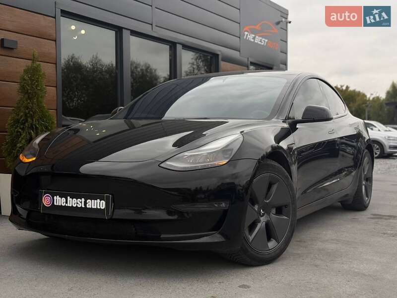 Седан Tesla Model 3 2022 в Рівному