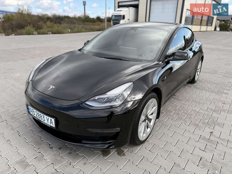 Седан Tesla Model 3 2022 в Виннице