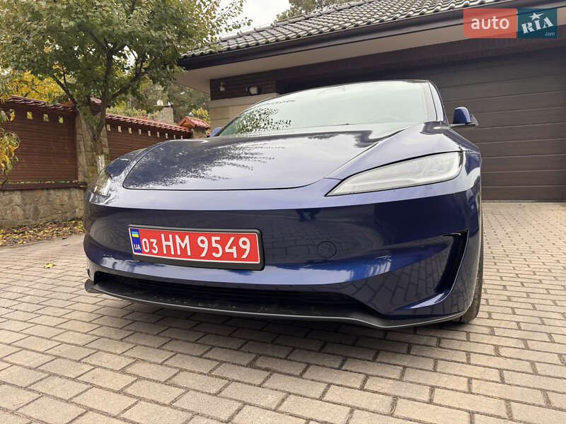 Седан Tesla Model 3 2024 в Львові Седан Tesla Model 3 2024 в Львові