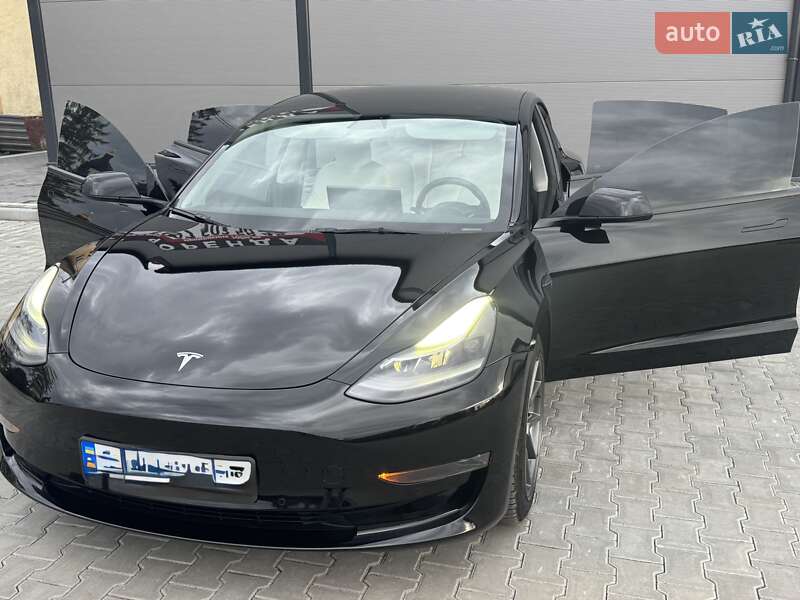 Седан Tesla Model 3 2021 в Калуше