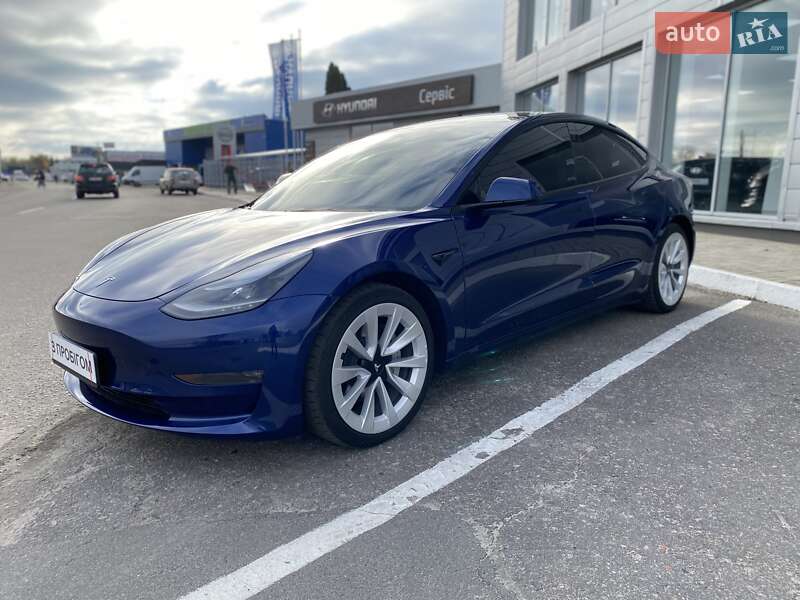 Седан Tesla Model 3 2022 в Кременчуге Седан Tesla Model 3 2022 в Кременчуге