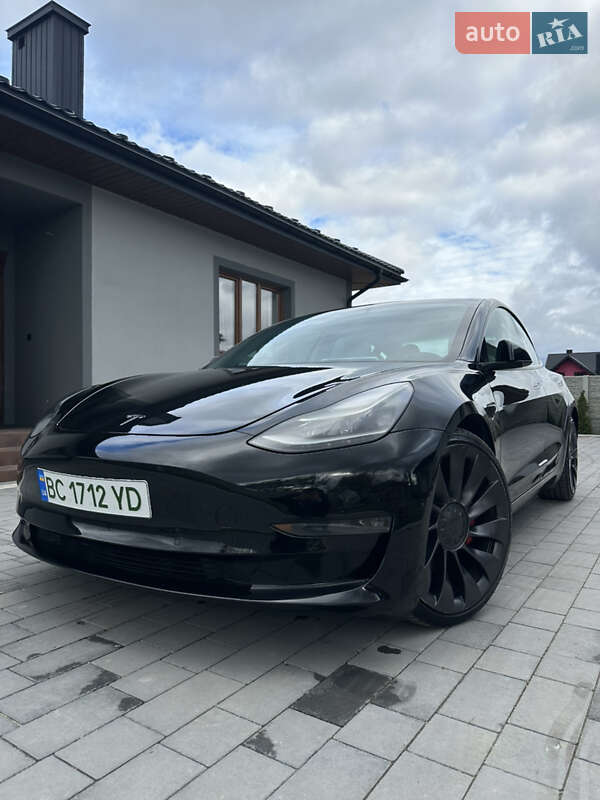 Седан Tesla Model 3 2021 в Львове