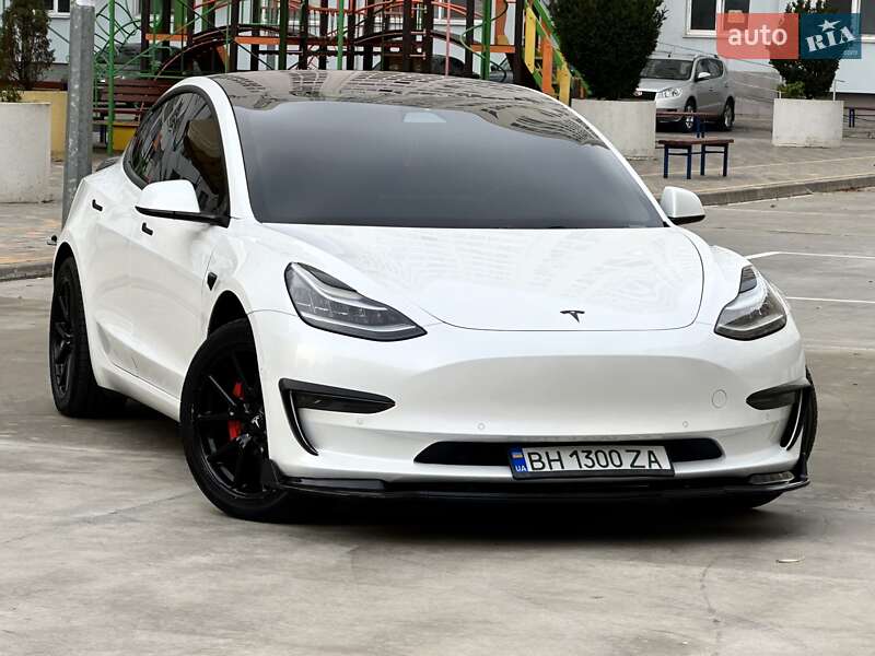 Седан Tesla Model 3 2017 в Одессе