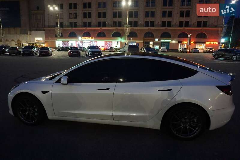 Седан Tesla Model 3 2021 в Харькове Седан Tesla Model 3 2021 в Харькове