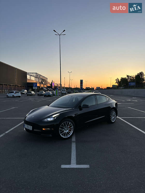 Седан Tesla Model 3 2022 в Полтаве