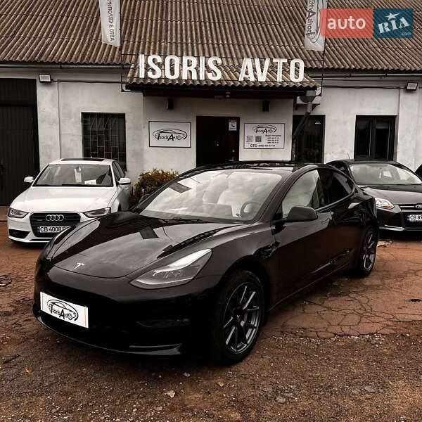 Седан Tesla Model 3 2022 в Чернігові