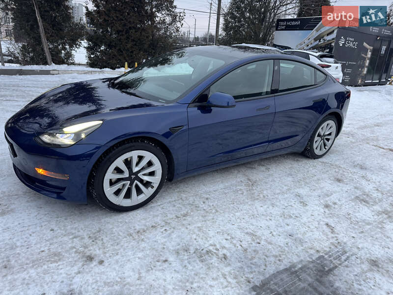 Седан Tesla Model 3 2022 в Львове Седан Tesla Model 3 2022 в Львове
