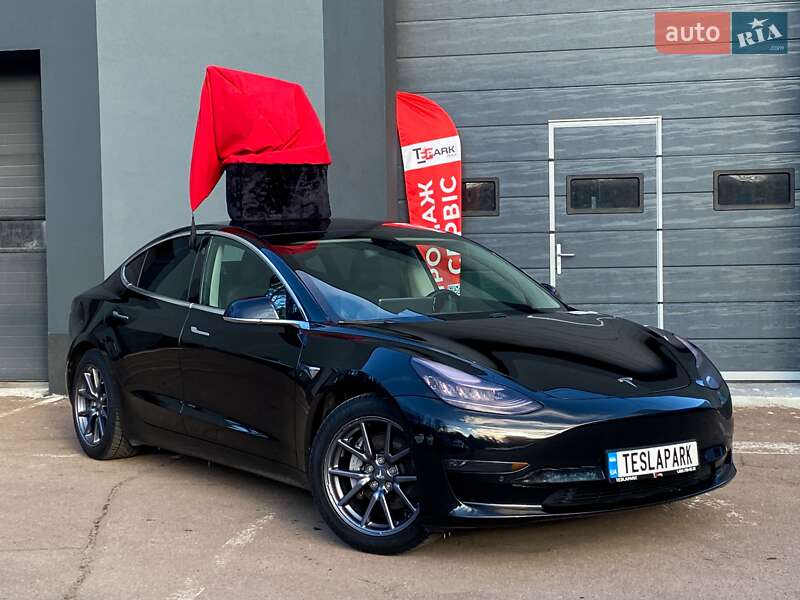 Седан Tesla Model 3 2019 в Киеве