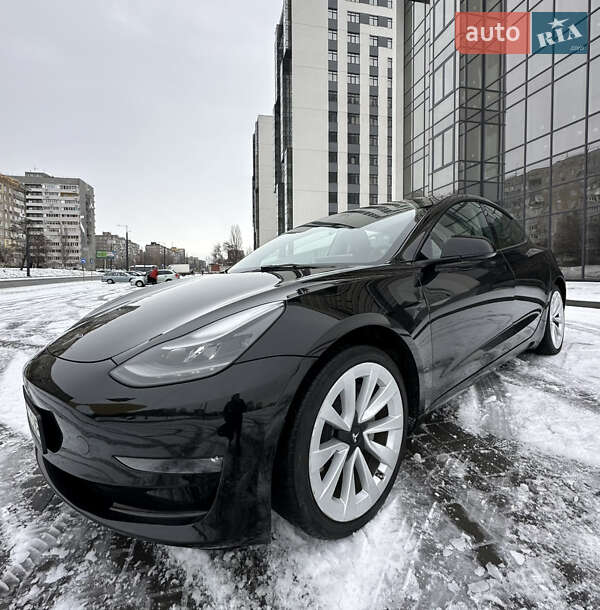 Седан Tesla Model 3 2022 в Днепре