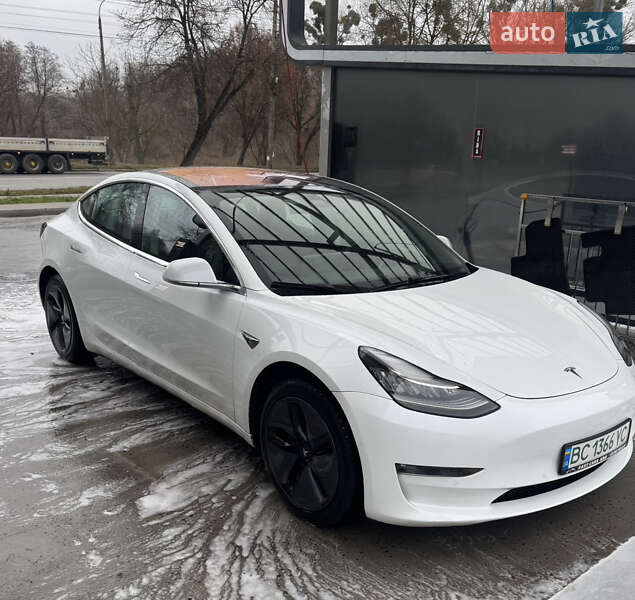 Седан Tesla Model 3 2018 в Хмельницком