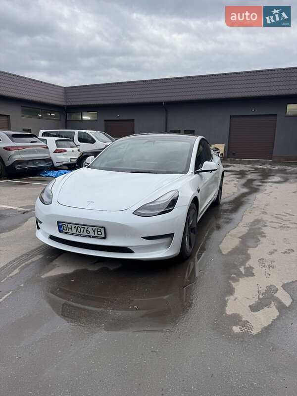 Седан Tesla Model 3 2021 в Одессе Седан Tesla Model 3 2021 в Одессе