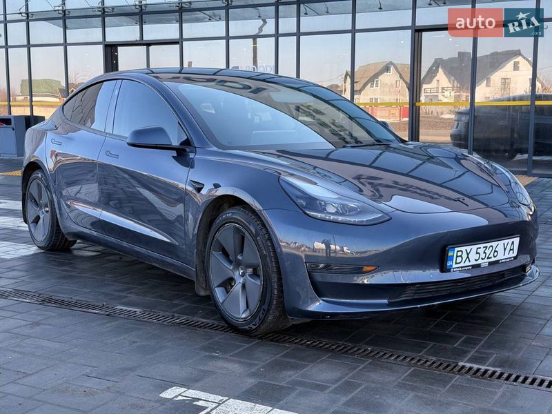 Седан Tesla Model 3 2022 в Луцке