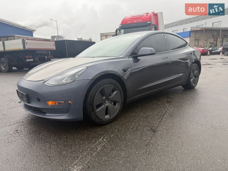Седан Tesla Model 3 2022 в Киеве
