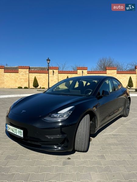 Седан Tesla Model 3 2022 в Измаиле