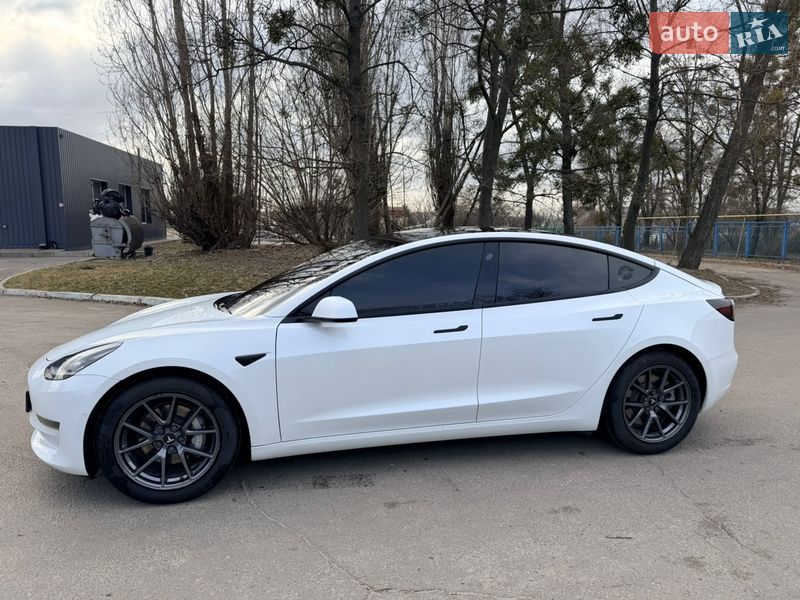 Седан Tesla Model 3 2021 в Харкові