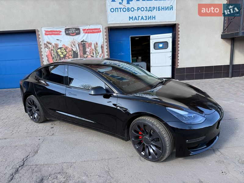 Седан Tesla Model 3 2023 в Киеве