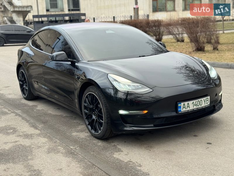 Седан Tesla Model 3 2018 в Днепре