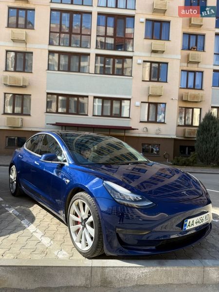 Седан Tesla Model 3 2018 в Киеве