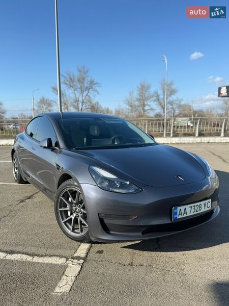 Седан Tesla Model 3 2022 в Киеве