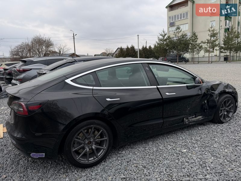 Седан Tesla Model 3 2019 в Дрогобыче