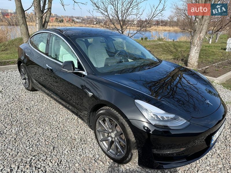 Седан Tesla Model 3 2020 в Харькове