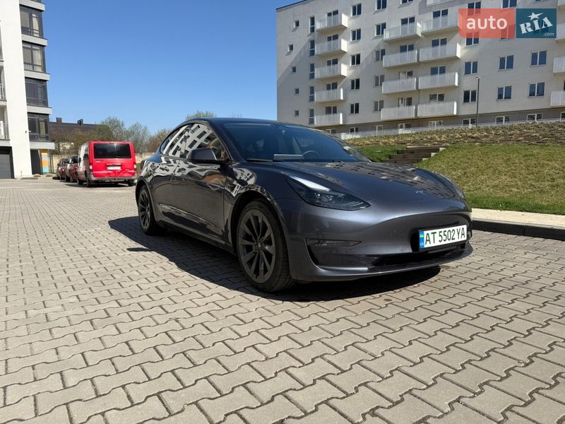 Седан Tesla Model 3 2021 в Ивано-Франковске