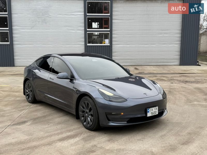 Седан Tesla Model 3 2018 в Золотоноше