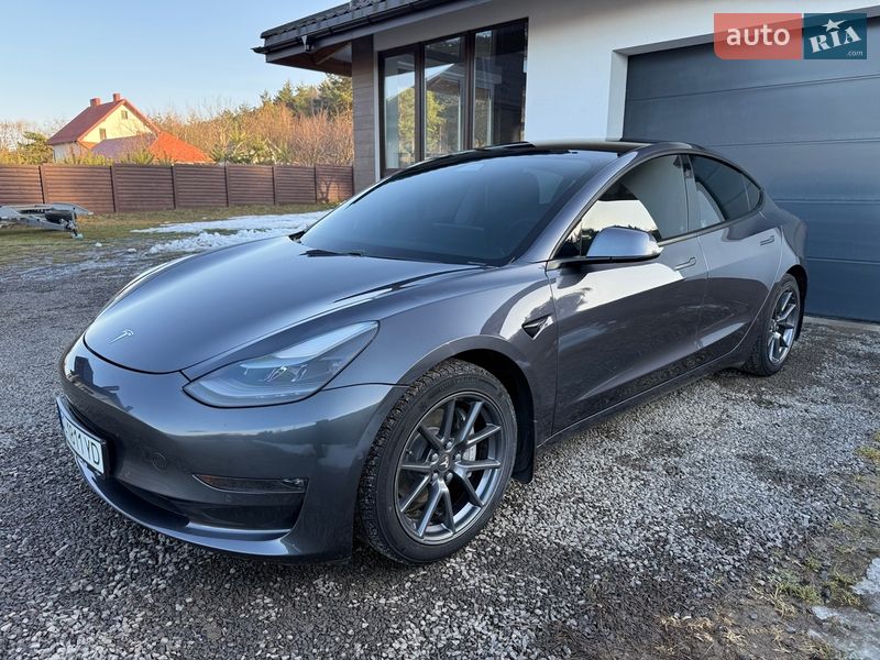 Седан Tesla Model 3 2021 в Рава-Русской