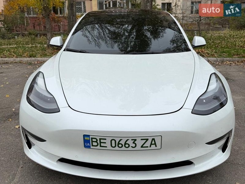 Седан Tesla Model 3 2022 в Николаеве