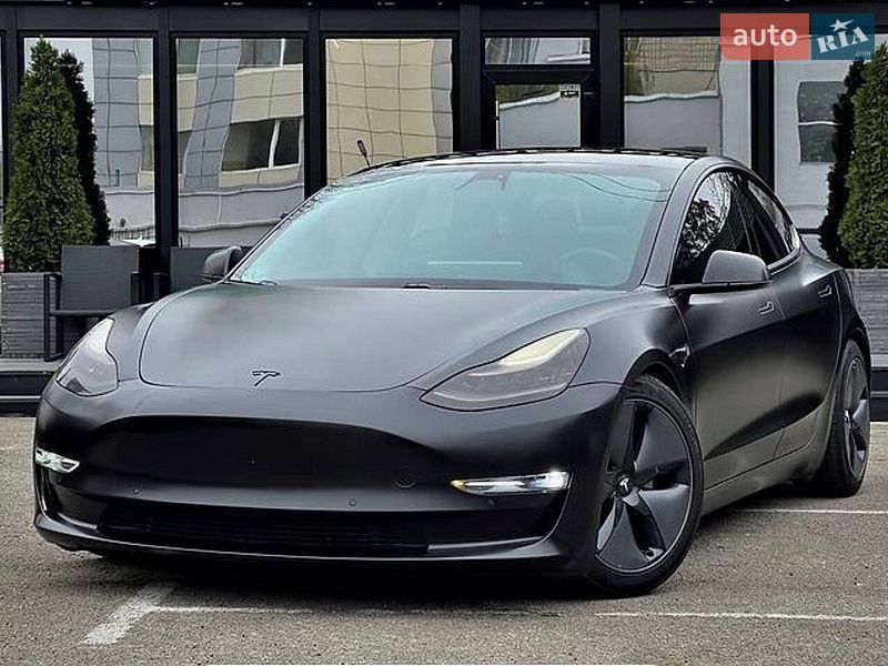 Седан Tesla Model 3 2020 в Киеве