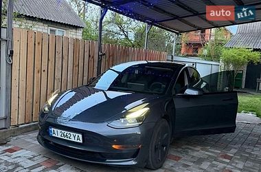 Седан Tesla Model 3 2023 в Броварах