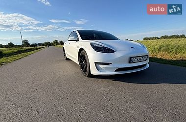 Седан Tesla Model 3 2021 в Самборі Седан Tesla Model 3 2021 в Самборі