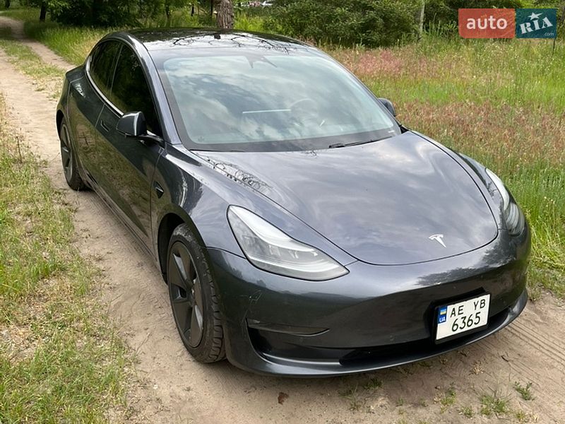 Седан Tesla Model 3 2021 в Днепре