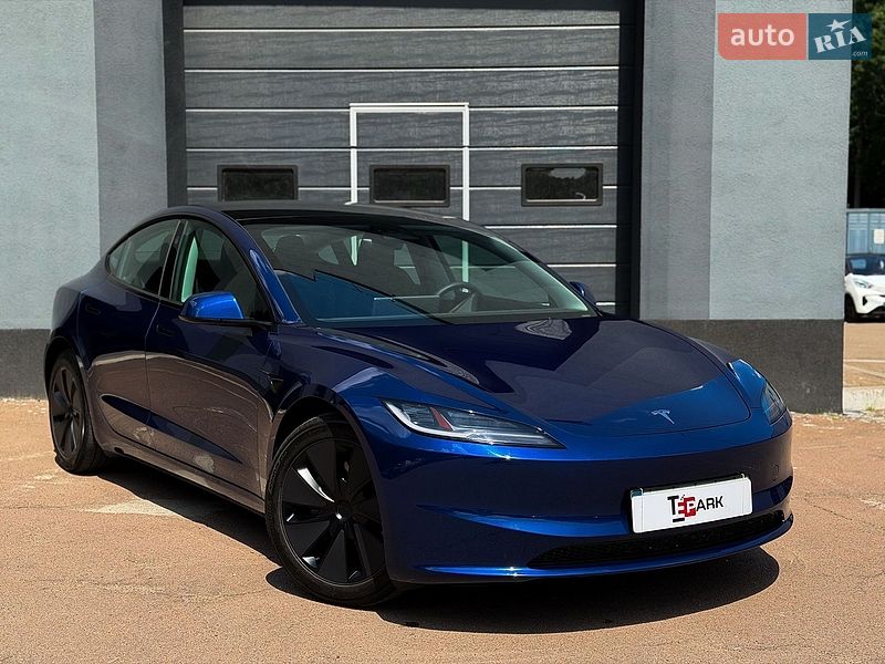 Седан Tesla Model 3 2024 в Киеве