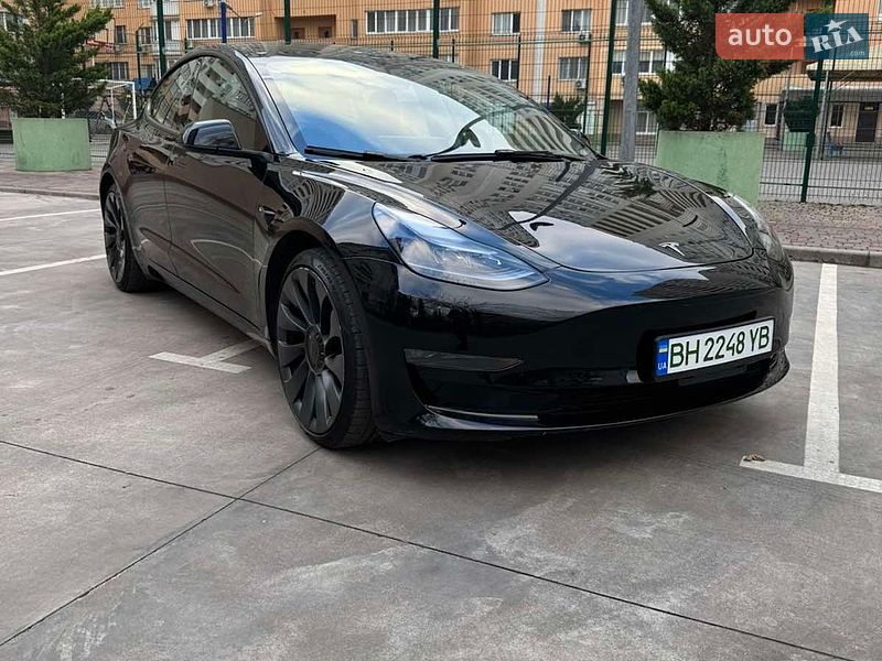 Седан Tesla Model 3 2023 в Одессе