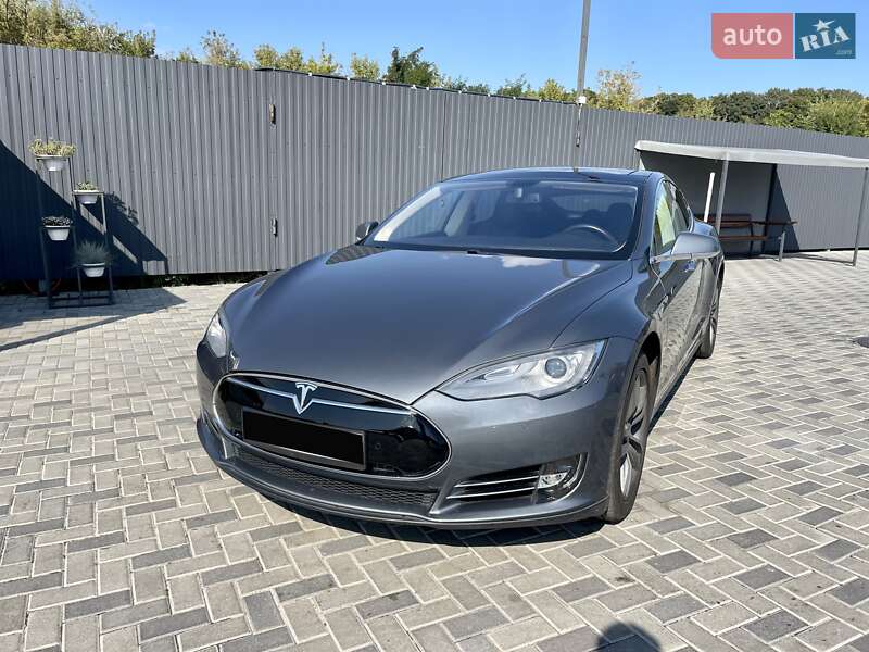 Лифтбек Tesla Model S 2013 в Полтаве