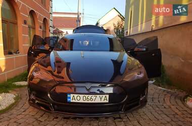 Ліфтбек Tesla Model S 2014 в Береговому