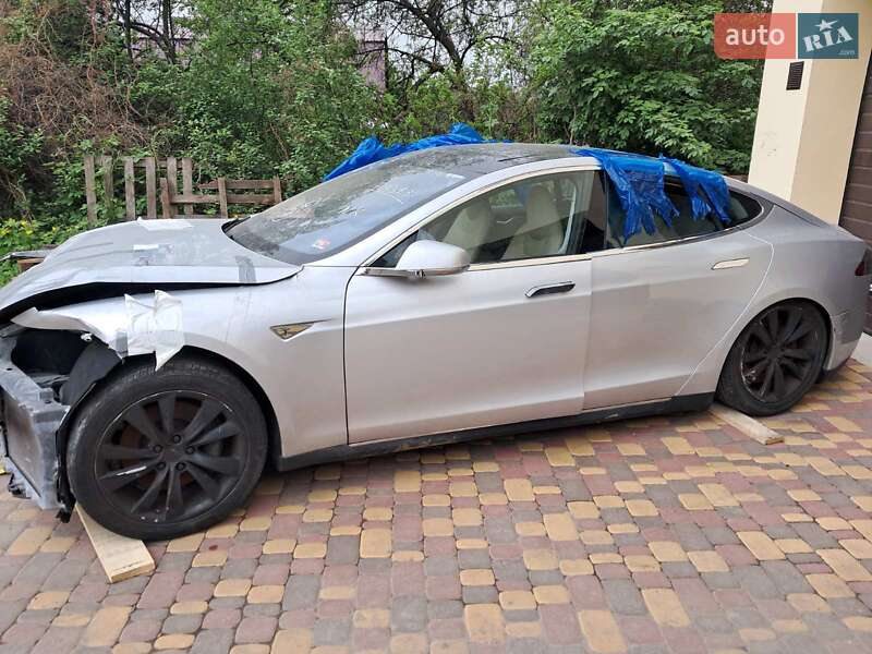 Лифтбек Tesla Model S 2014 в Харькове