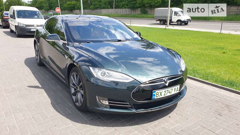 Лифтбек Tesla Model S 2013 в Киеве