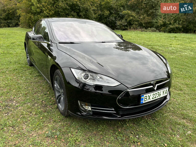 Лифтбек Tesla Model S 2013 в Красилове Лифтбек Tesla Model S 2013 в Красилове