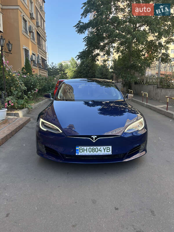 Ліфтбек Tesla Model S 2017 в Одесі