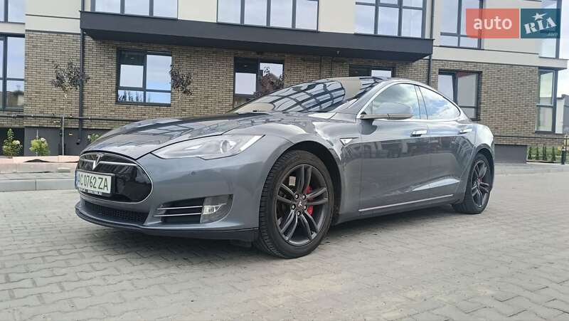 Лифтбек Tesla Model S 2014 в Ровно